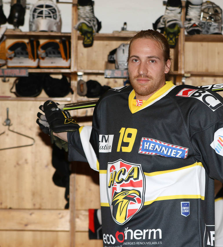 Konstantin Schmidt #19