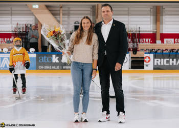 Angelica Moser, C.G Photographie, Club National League, Colin Girard, HC Ajoie, HCA, HCAjoie, Hockey Club Ajoie, Kimmo Bellmann, LHC, Lausanne HC, NL, National League, Porrentruy, RAIFFEISEN ARENA, Saison 2023-24, hockey, patinoire, remise de prix