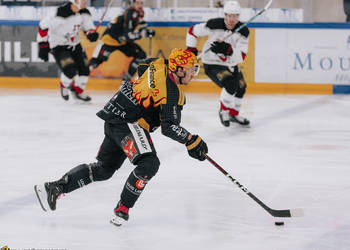 4 Hazen Jonathan, C.G Photographie, Club National League, Colin Girard, HC Ajoie, HCA, HCAjoie, Hockey Club Ajoie, Joueurs NL, LHC, Lausanne HC, NL, National League, Porrentruy, Postfinance Topscorer, RAIFFEISEN ARENA, Saison 2023-24, hockey, patinoire