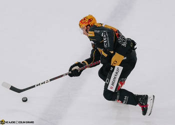 4 Hazen Jonathan, C.G Photographie, Club National League, Colin Girard, HC Ajoie, HCA, HCAjoie, Hockey Club Ajoie, Joueurs NL, NL, National League, Porrentruy, Postfinance Topscorer, RAIFFEISEN ARENA, Saison 2023-24, hockey, patinoire