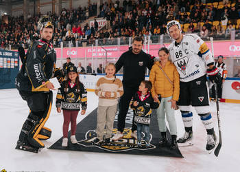 1 Wolf Tim, Beutcher du match, C.G Photographie, Club National League, Colin Girard, Gardien, HC Ajoie, HC Fribourg Gottéron, HCA, HCAjoie, HCFG, Hockey Club Ajoie, Joueurs NL, NL, National League, Porrentruy, RAIFFEISEN ARENA, Saison 2023-24, hockey, patinoire