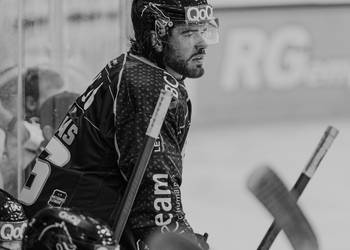 86 Gélinas Eric, C.G Photographie, Club National League, Colin Girard, HC Ajoie, HCA, HCAjoie, Hockey Club Ajoie, Joueurs NL, NL, National League, Porrentruy, RAIFFEISEN ARENA, SC Bern, Saison 2023-24, hockey, patinoire