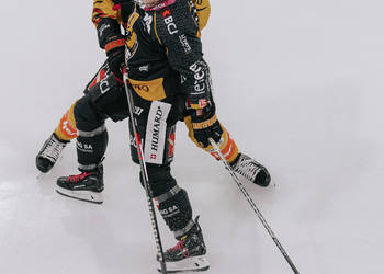 91 Macquat Steven, C.G Photographie, Club National League, Colin Girard, HC Ajoie, HCA, HCAjoie, Hockey Club Ajoie, Joueurs NL, NL, National League, Porrentruy, RAIFFEISEN ARENA, SC Bern, Saison 2023-24, hockey, patinoire