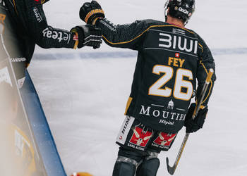 26 Fey Kevin, But, C.G Photographie, Club National League, Colin Girard, HC Ajoie, HCA, HCAjoie, Hockey Club Ajoie, Joueurs NL, NL, National League, Porrentruy, RAIFFEISEN ARENA, SC Bern, Saison 2023-24, célébration, hockey, patinoire