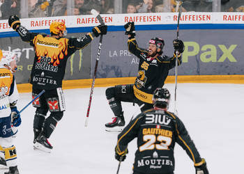 88 Audette Daniel, But, C.G Photographie, Club National League, Colin Girard, Groupe, HC Ajoie, HCA, HCAjoie, Hockey Club Ajoie, NL, National League, Porrentruy, RAIFFEISEN ARENA, Saison 2023-24, célébration, hockey, patinoire