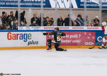 96 Timashov Dmytro, But, C.G Photographie, Club National League, Colin Girard, HC Ajoie, HCA, HCAjoie, Hockey Club Ajoie, NL, National League, Porrentruy, RAIFFEISEN ARENA, Saison 2023-24, célébration, hockey, patinoire