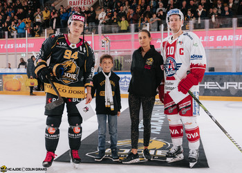 61 Arnold Fabio, C.G Photographie, Club National League, Colin Girard, HC Ajoie, HC Davos, HCA, HCAjoie, Hockey Club Ajoie, Joueurs NL, NL, National League, Porrentruy, RAIFFEISEN ARENA, Saison 2023-24, hockey, patinoire