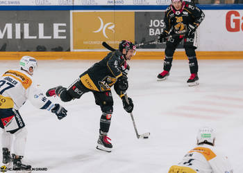 12 Frossard Thibault, But, C.G Photographie, Colin Girard, HC Ambri-Piotta, HCA, HCAP, HCAjoie, Hockey Club Ajoie, Joueurs NL, NL, National League, Porrentruy, RAIFFEISEN ARENA, Saison 2023-24, hockey