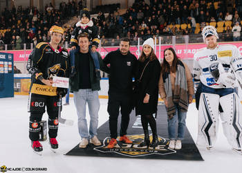 4 Hazen Jonathan, Beutcher du match, C.G Photographie, Colin Girard, Fin de match, HC Ambri-Piotta, HCA, HCAP, HCAjoie, Hockey Club Ajoie, Joueurs NL, NL, National League, Porrentruy, RAIFFEISEN ARENA, Saison 2023-24, hockey