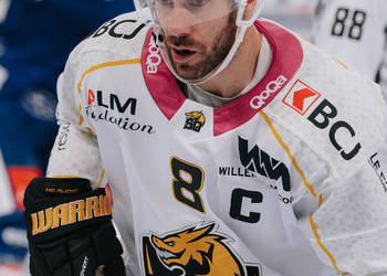 8 Devos Philip-Michaël, C.G Photographie, Colin Girard, Extérieur, HCA, HCAjoie, Hockey Club Ajoie, Joueurs NL, Saison 2023-24, Swiss Life Arena, ZSC Lions, Zurich