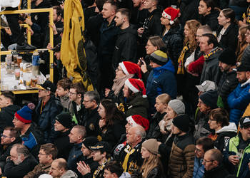 C.G Photographie, Colin Girard, HC Fribourg Gottéron, HCA, HCAjoie, HCFG, Hockey Club Ajoie, NL, National League, Porrentruy, Public, RAIFFEISEN ARENA, Saison 2023-24, cop, hockey, kop, père noël, supporters