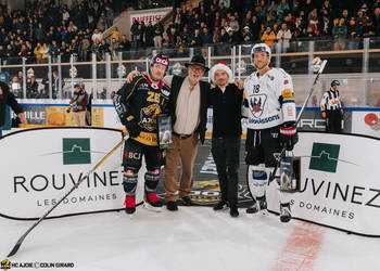 26 Fey Kevin, C.G Photographie, Colin Girard, Fin de match, HC Fribourg Gottéron, HCA, HCAjoie, HCFG, Hockey Club Ajoie, Joueurs NL, NL, National League, Porrentruy, RAIFFEISEN ARENA, Saison 2023-24, hockey, meilleurs joueurs