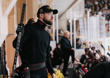 C.G Photographie, Colin Girard, GSHC, Genève Servette Hockey Club, HCA, HCAjoie, Hockey Club Ajoie, NL, National League, Porrentruy, RAIFFEISEN ARENA, Saison 2023-24, Seuret Célien Chef Mat., banc joueur, hockey