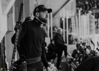 C.G Photographie, Colin Girard, GSHC, Genève Servette Hockey Club, HCA, HCAjoie, Hockey Club Ajoie, NL, National League, Porrentruy, RAIFFEISEN ARENA, Saison 2023-24, Seuret Célien Chef Mat., banc joueur, hockey