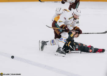 4 Hazen Jonathan, C.G Photographie, Colin Girard, GSHC, Genève Servette Hockey Club, HCA, HCAjoie, Hockey Club Ajoie, Joueurs NL, NL, National League, Porrentruy, Postfinance Topscorer, RAIFFEISEN ARENA, Saison 2023-24, charge, check, choc, hockey