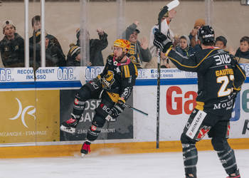 88 Audette Daniel, But, C.G Photographie, Colin Girard, HCA, HCAjoie, Hockey Club Ajoie, NL, National League, Porrentruy, Postfinance Topscorer, RAIFFEISEN ARENA, SC Rapperswil Jona-Lakers, SCRJL, Saison 2023-24, célébration, hockey