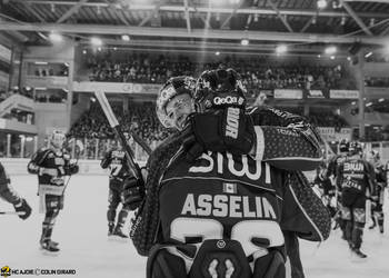 2 Pilet Valentin, 38 Asselin Guillaume, C.G Photographie, Colin Girard, HCA, HCAjoie, Hockey Club Ajoie, Joueurs NL, NL, National League, Porrentruy, RAIFFEISEN ARENA, SC Rapperswil Jona-Lakers, SCRJL, Saison 2023-24, complicité, hockey
