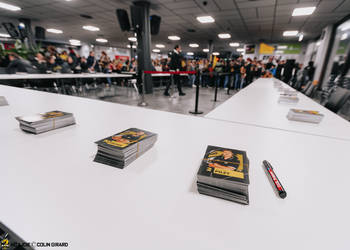 C.G Photographie, Carte d'autographe, Colin Girard, HCA, HCAjoie, Hockey Club Ajoie, NL, National League, Nouveau bâtiment, Porrentruy, RAIFFEISEN ARENA, Saison 2023-24, hockey, séance d'autographe
