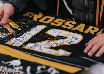 12 Frossard Thibault, C.G Photographie, Colin Girard, HCA, HCAjoie, Hockey Club Ajoie, Joueurs NL, Maillot Officiel, NL, National League, Nouveau bâtiment, Porrentruy, RAIFFEISEN ARENA, Saison 2023-24, hockey, séance d'autographe