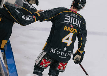 4 Hazen Jonathan, But, C.G Photographie, Colin Girard, HCA, HCAjoie, Hockey Club Ajoie, Joueurs NL, NL, National League, Porrentruy, RAIFFEISEN ARENA, Saison 2023-24, célébration, hockey