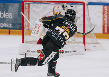 78 Sopa Kyen, But, C.G Photographie, Colin Girard, HCA, HCAjoie, Hockey Club Ajoie, Match de charité, NL, National League, Porrentruy, RAIFFEISEN ARENA, Saison 2023-24, hockey