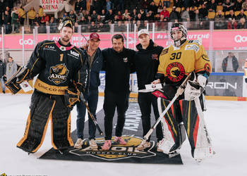 1 Wolf Tim, Beutcher du match, C.G Photographie, Colin Girard, Fin de match, Gardien, HCA, HCAjoie, Hockey Club Ajoie, Joueurs NL, NL, National League, Porrentruy, RAIFFEISEN ARENA, Saison 2023-24, hockey