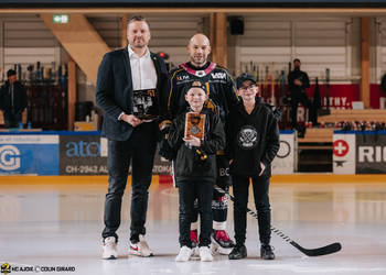 51 Birbaum Alain, C.G Photographie, Colin Girard, HCA, HCAjoie, Hockey Club Ajoie, Joueurs NL, Kimmo Bellmann, NL, National League, Porrentruy, RAIFFEISEN ARENA, Saison 2023-24, Spécial Birbaum, avant match, cérémonie, fin de carrière, hockey