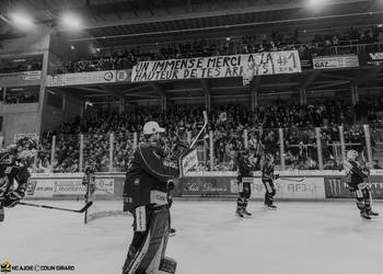 1 Wolf Tim, C.G Photographie, Colin Girard, Gardien, HCA, HCAjoie, Hockey Club Ajoie, Joueurs NL, NL, National League, Porrentruy, Public, RAIFFEISEN ARENA, Saison 2023-24, cop, hockey, kop, supporters, tifo