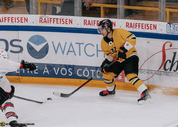 32 Turkulainen Jerry, C.G Photographie, Colin Girard, EHC Basel, HCA, HCAjoie, Hockey Club Ajoie, Match amical, NL, National League, Porrentruy, RAIFFEISEN ARENA, Saison 2024-25, freinage, hockey
