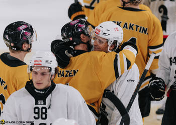 C.G Photographie, Colin Girard, EHC Basel, Fin de match, HCA, HCAjoie, Hockey Club Ajoie, Match amical, NL, National League, Porrentruy, RAIFFEISEN ARENA, Saison 2024-25, complicité, hockey