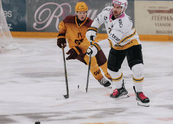 12 Frossard Thibault, C.G Photographie, Colin Girard, GSHC, Genève Servette Hockey Club, HCA, HCAjoie, Hockey Club Ajoie, Joueurs NL, Maillot Extérieur, Maillot blanc, Match amical, NL, National League, Porrentruy, RAIFFEISEN ARENA, Saison 2023-24, Saison 2024-25, hockey