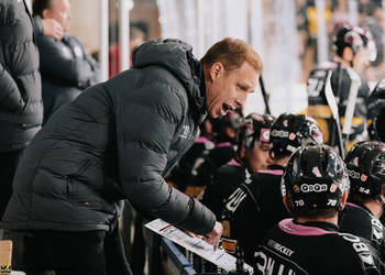C.G Photographie, Club National League, Colin Girard, HCA, HCA Vs SC Bern, HCAjoie, Hockey Club Ajoie, Hytönen Juha-Pekka - Assistant Coach, NL, National League, Porrentruy, RAIFFEISEN ARENA, Saison 2024-25, Staff, hockey