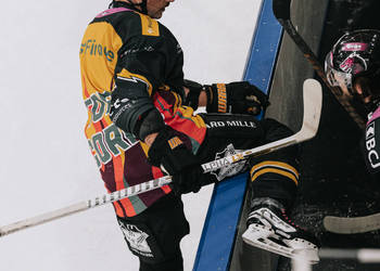 43 Brennan Terrence James, C.G Photographie, Club National League, Colin Girard, HCA, HCA Vs SC Bern, HCAjoie, Hockey Club Ajoie, Joueurs 1ERE, NL, National League, Porrentruy, Postfinance Topscorer, RAIFFEISEN ARENA, Saison 2024-25, hockey
