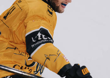 54 Garessus Lilian, C.G Photographie, Colin Girard, HCA, HCA Vs EVZ, HCAjoie, Hockey Club Ajoie, Joueurs NL, Maillot Jaune, NL, National League, Porrentruy, RAIFFEISEN ARENA, Saison 2023-24, Saison 2024-25, hockey