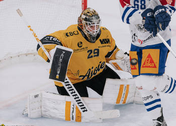 29 Noah Patenaude, C.G Photographie, Colin Girard, HCA, HCA Vs EVZ, HCAjoie, Hockey Club Ajoie, Joueurs 1ERE, Maillot Jaune, NL, National League, Porrentruy, RAIFFEISEN ARENA, Saison 2024-25, hockey