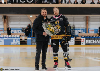 900e match, C.G Photographie, Club National League, Colin Girard, HCA, HCA Vs HCL, HCAjoie, Hockey Club Ajoie, NL, National League, Porrentruy, RAIFFEISEN ARENA, Saison 2024-25, hockey, jubilé, maillot noir