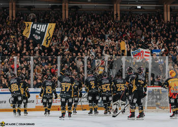 C.G Photographie, Club National League, Colin Girard, Fin de match, HCA, HCA Vs HCL, HCAjoie, Hockey Club Ajoie, NL, National League, Porrentruy, RAIFFEISEN ARENA, Saison 2024-25, hockey, kop, maillot noir, supporters