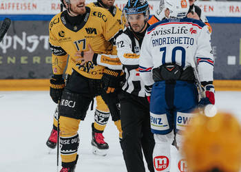 17 Thiry Thomas, C.G Photographie, Club National League, Colin Girard, HC Ajoie, HCA, Joueurs 1ERE, NL, National League, RAIFFEISEN ARENA, Saison 2024-25, Saison24-25, hockey, sourire