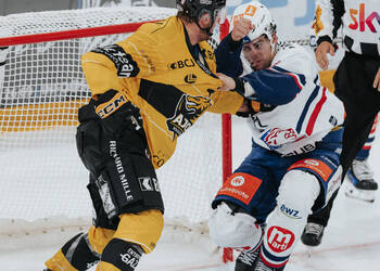 2 Pilet Valentin, C.G Photographie, Club National League, Colin Girard, HC Ajoie, HCA, HCA Vs ZSCLions, Joueurs 1ERE, NL, National League, RAIFFEISEN ARENA, Saison 2024-25, Saison25-26, bagarre, hockey
