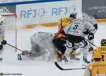 41 Bellemare Pierre-Edouard, C.G Photographie, Club National League, Colin Girard, HC Ajoie, HCA, Joueurs 1ERE, NL, National League, Postfinance Topscorer, RAIFFEISEN ARENA, Saison 2024-25, Saison25-26, hockey, neige, sponsor
