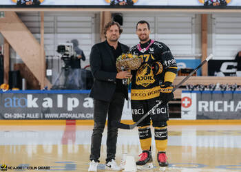 87 Pedretti Marco, C.G Photographie, Club National League, Colin Girard, HC Ajoie, HCA, Joueurs 1ERE, NL, National League, RAIFFEISEN ARENA, Saison 2024-25, Saison25-26, avant match, hockey, jubilé