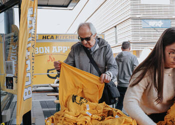 C.G Photographie, Club National League, Colin Girard, Family Day, HC Ajoie, HCA, NL, National League, RAIFFEISEN ARENA, Saison25-26, avant match, hockey, supporter, séance d'autographe