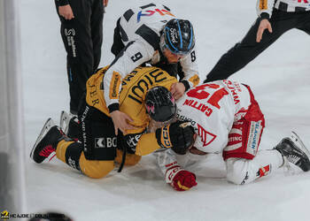 41 Bellemare Pierre-Edouard, C.G Photographie, Club National League, Colin Girard, HC Ajoie, HCA, HCA Vs EHCB, NL, National League, RAIFFEISEN ARENA, Saison 2025-26, Saison25-26, bagarre, hockey