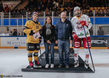 32 Turkulainen Jerry, Beutcher du match, C.G Photographie, Club National League, Colin Girard, Fin de match, HC Ajoie, HCA, HCA Vs EHCB, NL, National League, Qoqa, RAIFFEISEN ARENA, Saison 2025-26, Saison25-26, hockey, sponsor