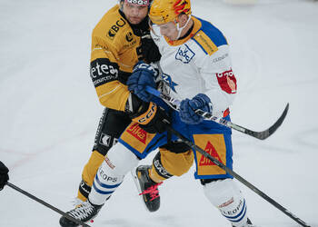 90 Fischer Jannik, C.G Photographie, Club National League, Colin Girard, HC Ajoie, HCA, HCA Vs EVZ, NL, National League, RAIFFEISEN ARENA, Saison 2025-26, Saison25-26, charge, hockey