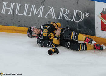 90 Fischer Jannik, C.G Photographie, Club National League, Colin Girard, HC Ajoie, HCA, HCA Vs EHCB, NL, National League, RAIFFEISEN ARENA, Saison 2025-26, Saison25-26, blessure, hockey