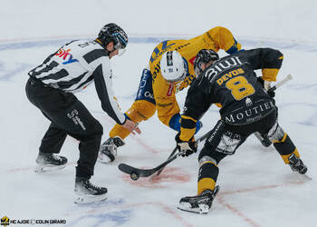 8 Devos Philip-Michaël, C.G Photographie, Club National League, Colin Girard, HC Ajoie, HCA, HCA Vs HCD, NL, National League, RAIFFEISEN ARENA, Saison 2025-26, Saison25-26, engagement, hockey
