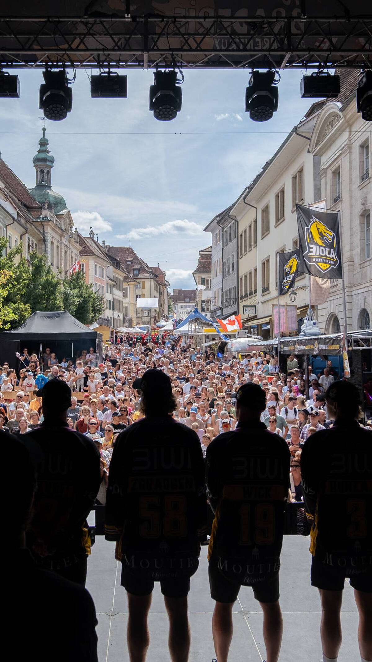 Présentation de l'équipe à la Braderie de Porrentruy 2026
