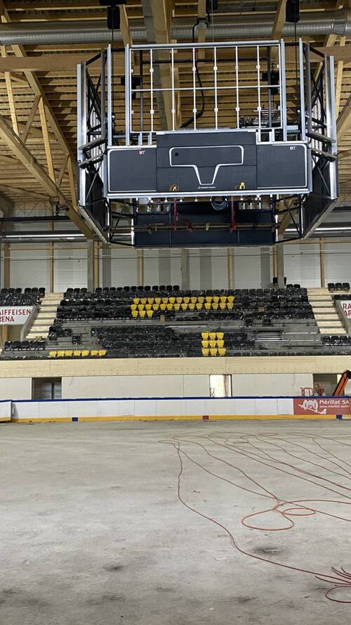 RAIFFEISEN ARENA : J-40