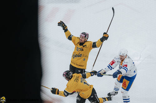 Pedretti célèbre son but